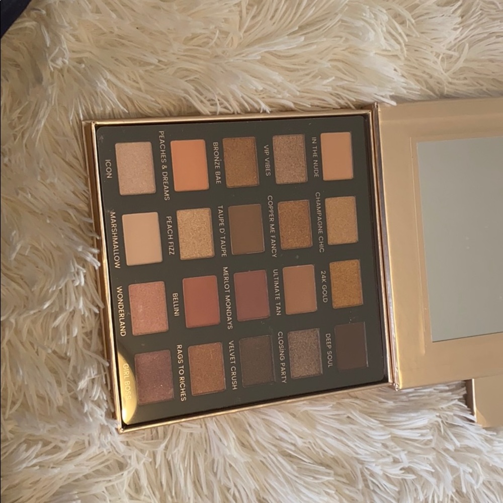 Iconic London makeup